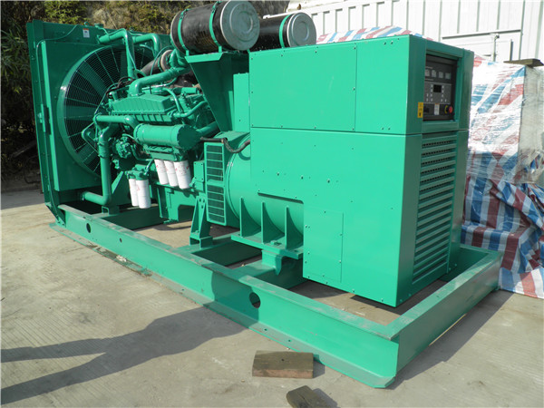 龙陵出租发电机 发电机组厂家：柴油发电机组的控制屏的作用是什么？