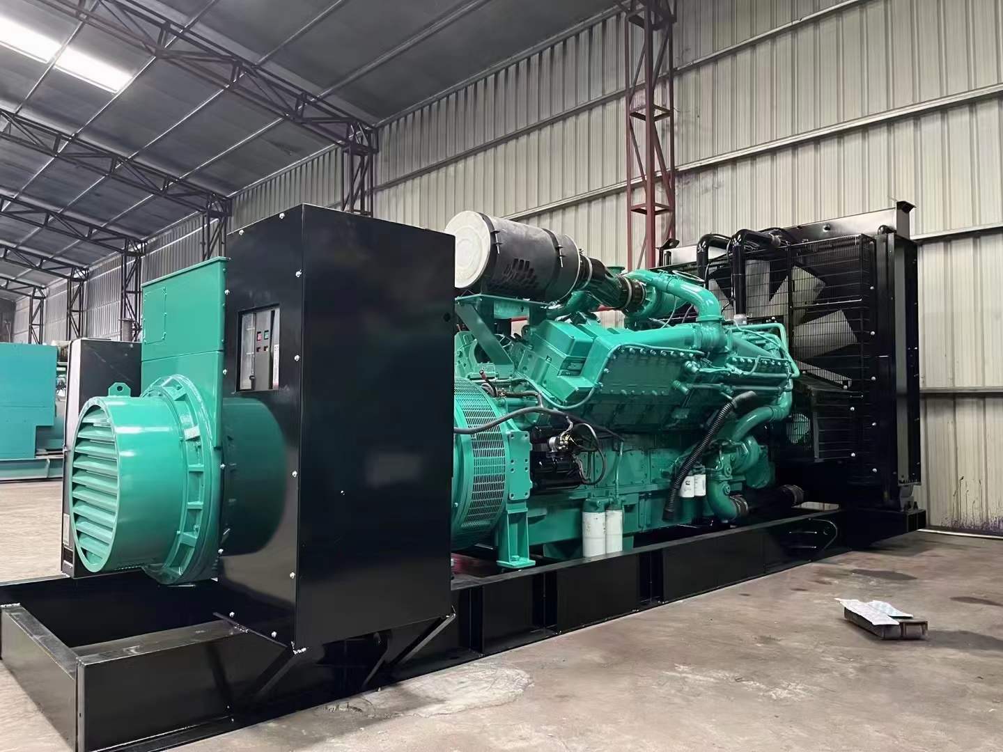 龙陵如何降低 800kW 柴油发电机输出电流的波动？
