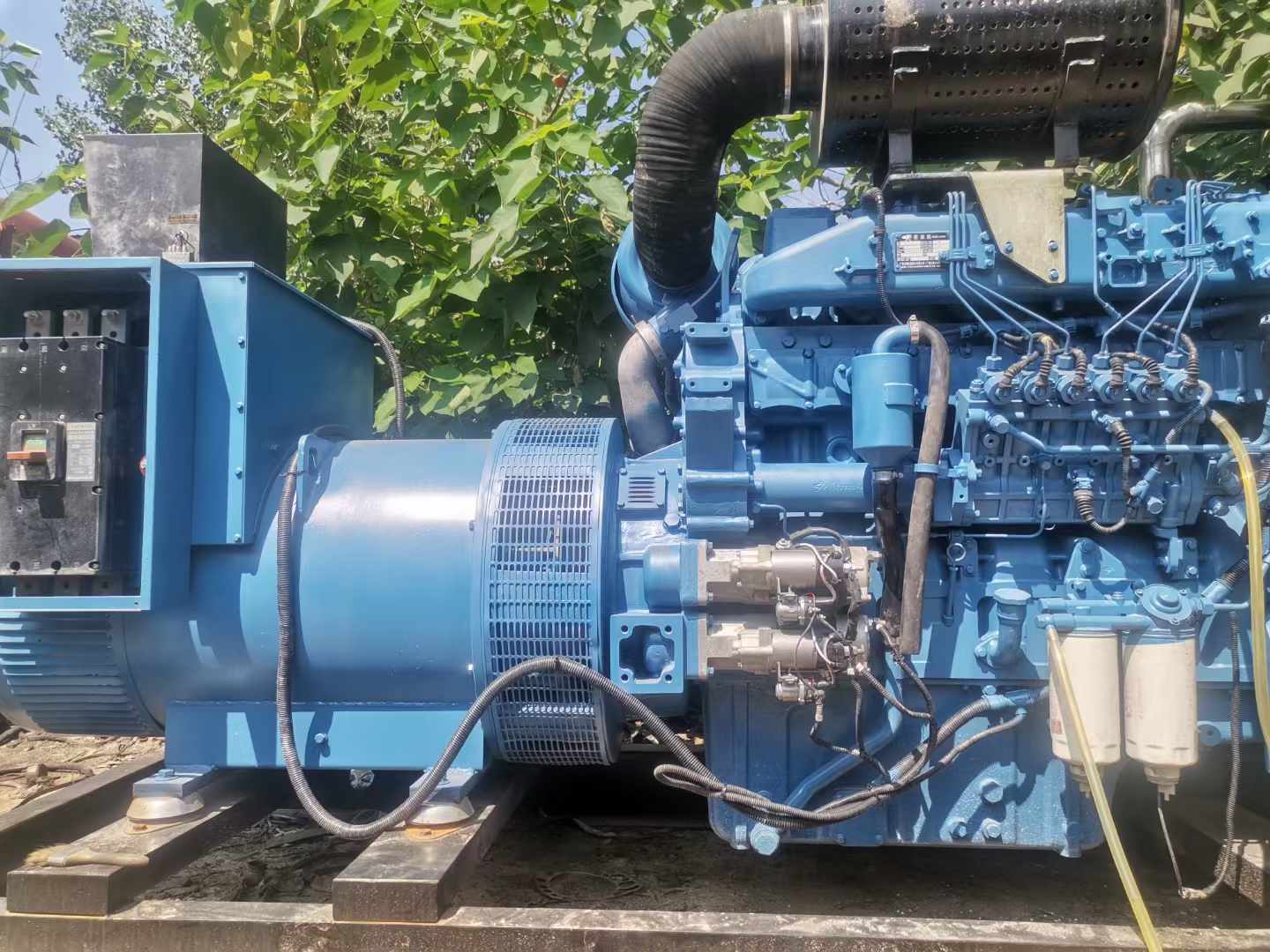 龙陵详细说明降低 800kW 柴油发电机输出电流波动的方法