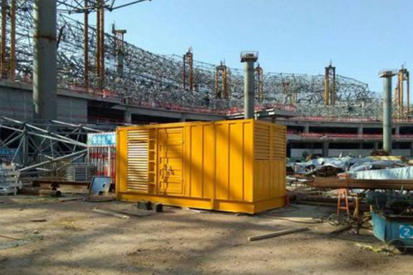 龙陵发电机出租如何判断空气滤清器是否需要更换？