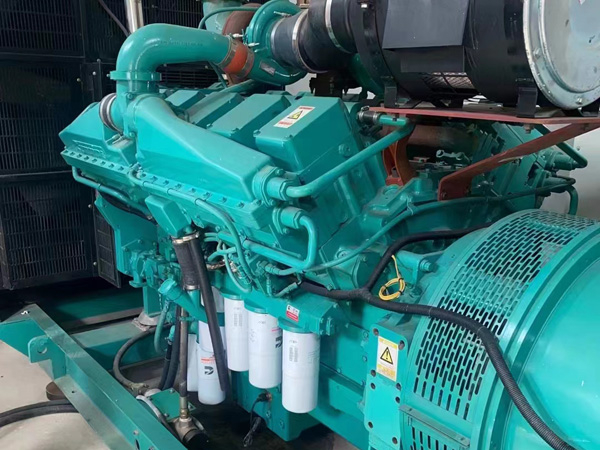 龙陵更换100kW柴油发电机组机油时，需要注意哪些事项？